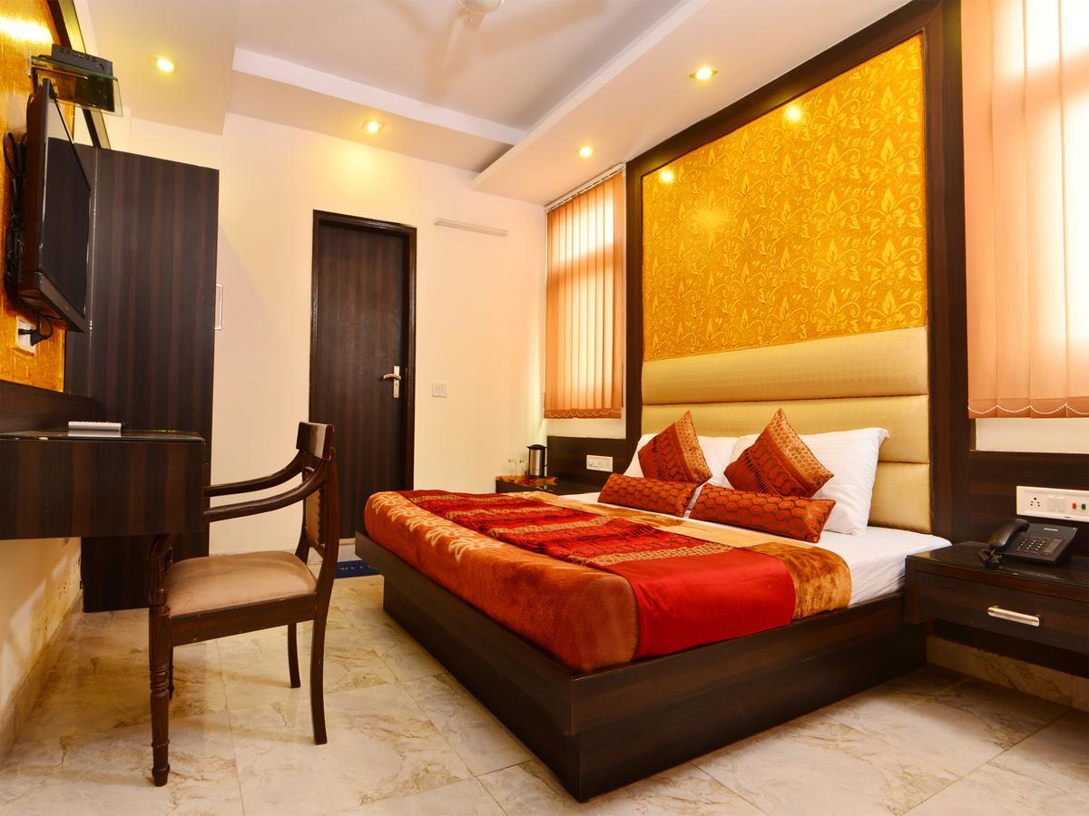 Hotel Shri Vinayak At New Delhi Railway Station-By Rcg Hotels Room photo